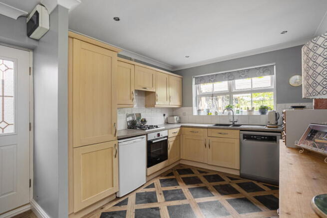 4 bed Detached for sale Image 7