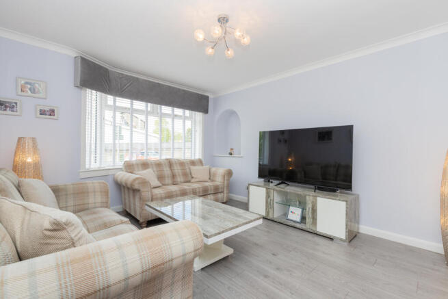 69 Atholl Crescent paisley L-8