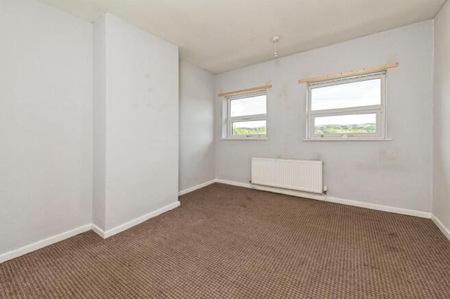 3 bed Semi-Detached for sale Image 12