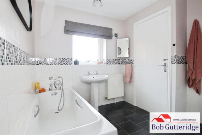 FIRST FLOOR BATHROOM