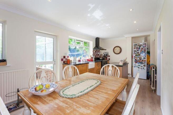 KITCHEN DINER