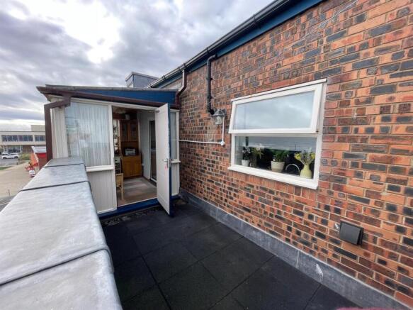2 bed Apartment for sale Image 12