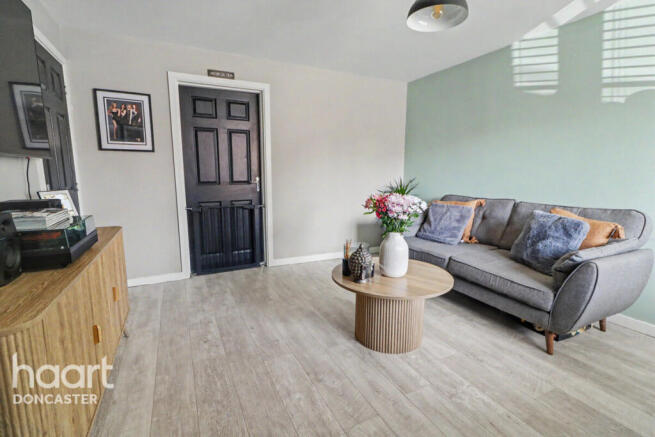 3 bed Semi-Detached for sale Image 9