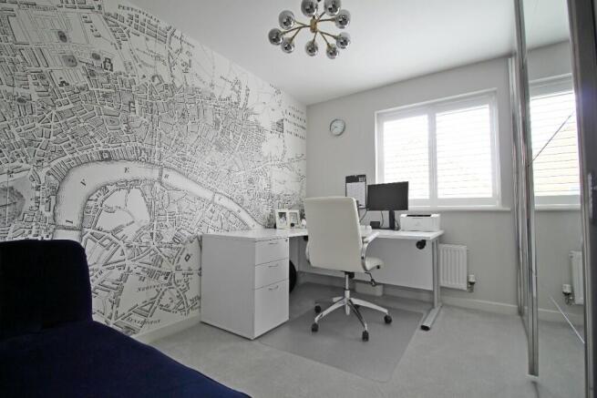 bed 4 / office
