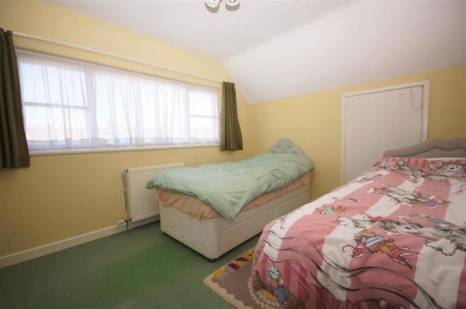 bed1.jpg