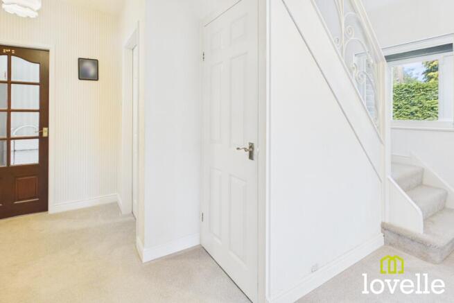 4 bed Detached for sale Image 9