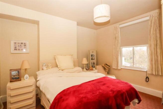 4 bed End of Terrace for sale Image 8