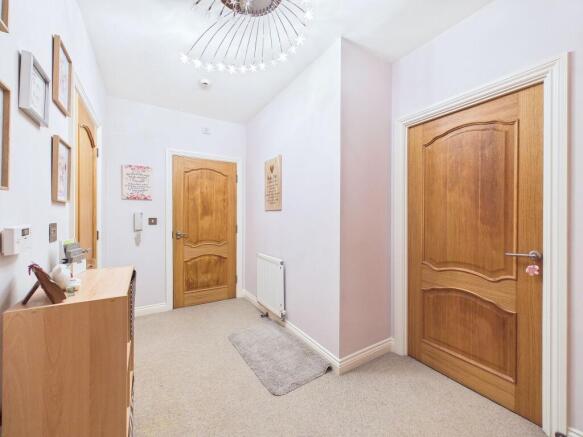 2 bed Apartment for sale Image 9