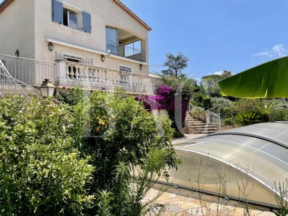 BAC-Estate-Saint-Paul-De-Vence-Villa-Swimming-Pool