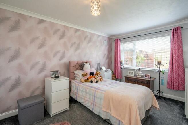 Bedroom 1.jpg
