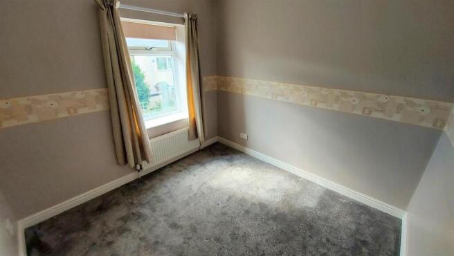 2 bed Terraced to rent Image 6