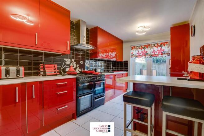 Kitchen Breakfast Room 1.jpg