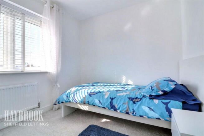 4 bed Detached to rent Image 12