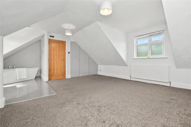 4 bed Detached for sale Image 6