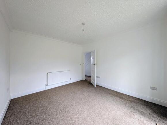 3 bed Detached to rent Image 7