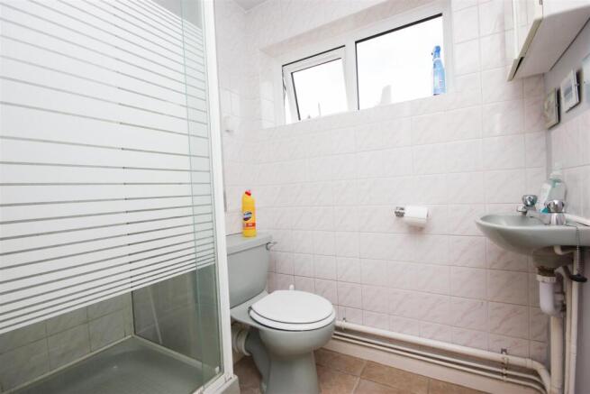 downstairs shower room.JPG