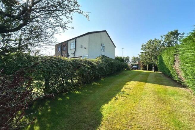 Carrington Lane, Carrington, M31 photo 4