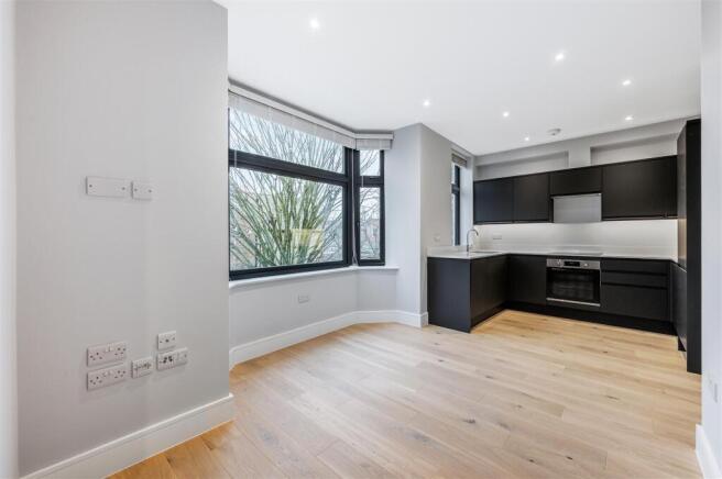 Julian Avenue- Flat 1-2.jpg