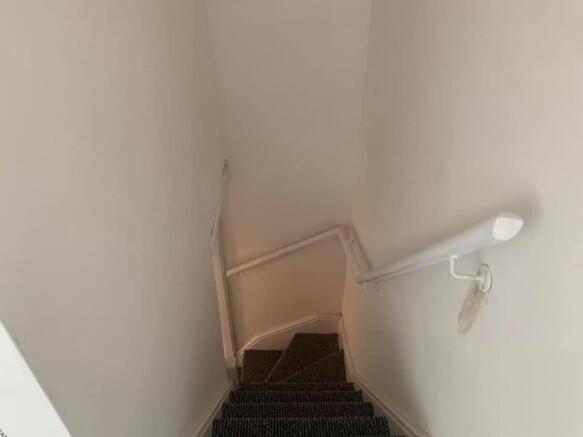 3 bed House to rent Image 8