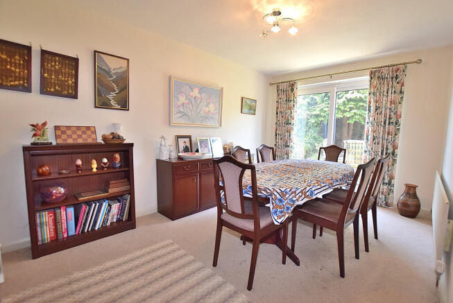4 bed Detached for sale Image 5