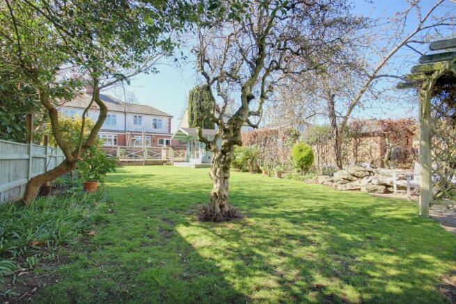 4 bed Semi-Detached for sale Image 4