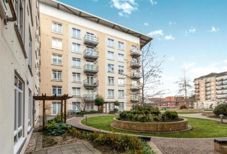 Kenavon Drive, Reading