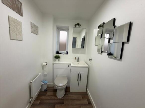 3 bed Semi-Detached for sale Image 6