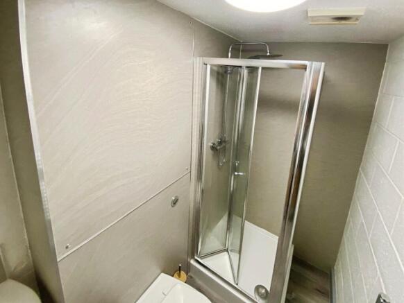 1 bed Apartment to rent Image 12
