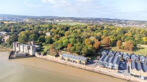 5, Castle Reach Row, Ordnance Yard, Upnor, Rochester ME2 4WU