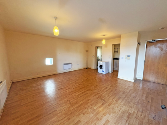 1 bed Flat for sale Image 4
