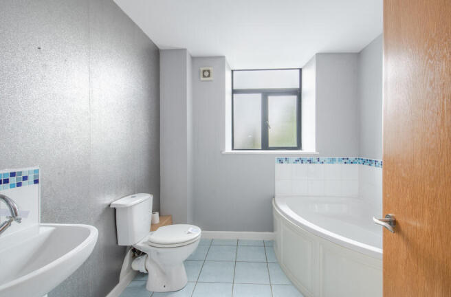 2 bed Apartment for sale Image 11