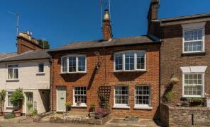 9 10, Henry Street, Tring HP23 6BH