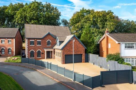 10 Rowton Rise, Standish, Wigan, Greater Manchester. WN1 2TU