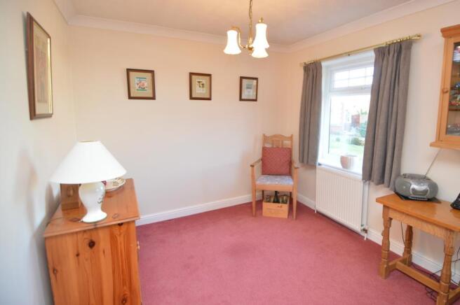 Lounge/Dining Area