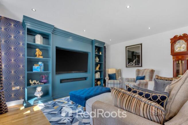 4 bed Detached for sale Image 11
