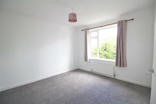 37 Monkseaton Dr-Bed1.JPG