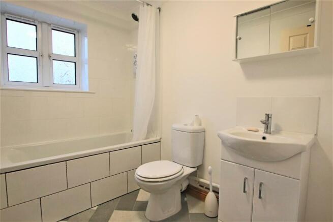 20 Clodan Mews Bathroom