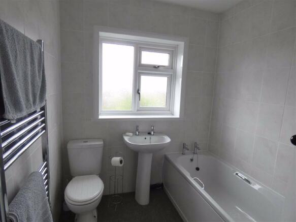 MODERN BATHROOM