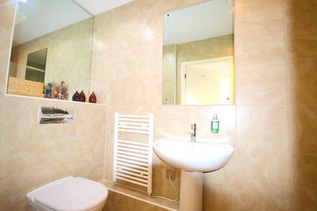 2 bed Apartment to rent Image 8