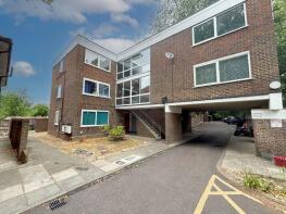 6, Chulmleigh Court, Gordon Road, Brentwood CM15 8LS