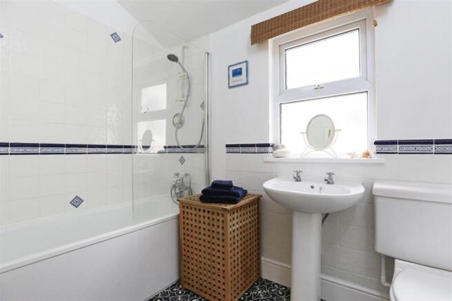 22 Court Road fpz241829 (10).jpg