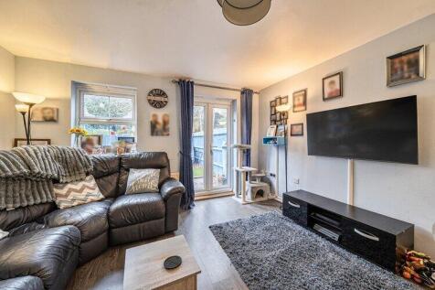 Haskins Drive, Farnborough, Hampshire, GU14