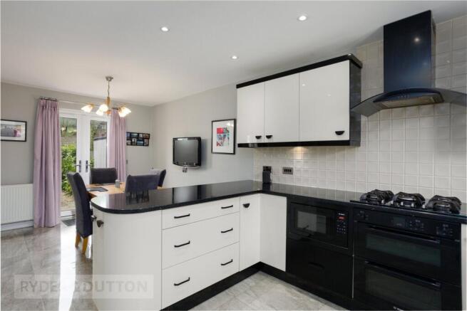 3 bed Link Detached House for sale Image 6