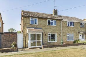 51, Montford Road, Sunbury-on-thames TW16 6EJ