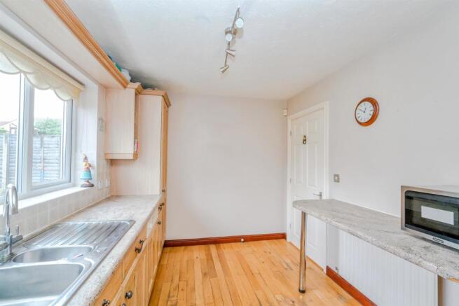 3, Bealeys Close, Bloxwich, Walsall, WS3 2JP (12 o