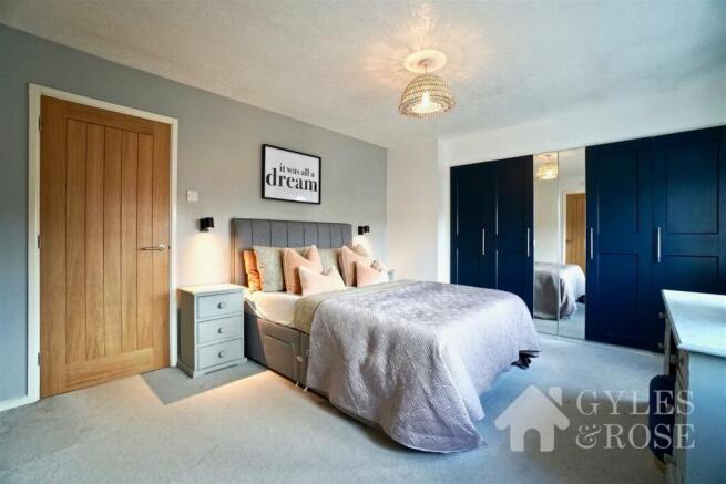 Principal bedroom
