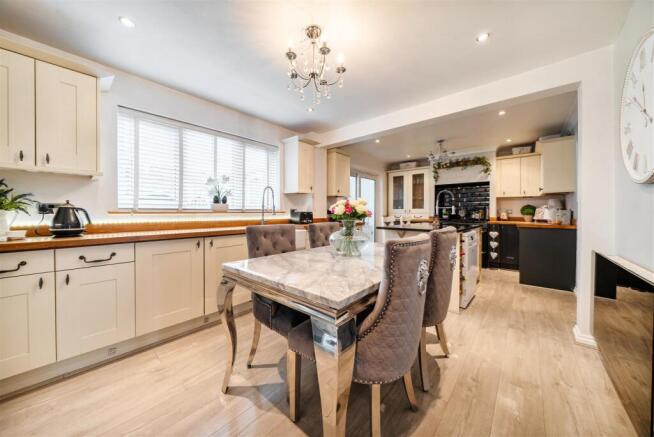 Burrough Way, Lutterworth, LE17 photo 3