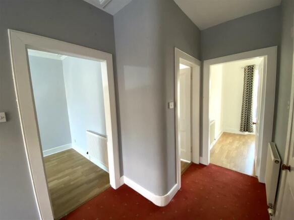 STAIRCASE & LANDING
