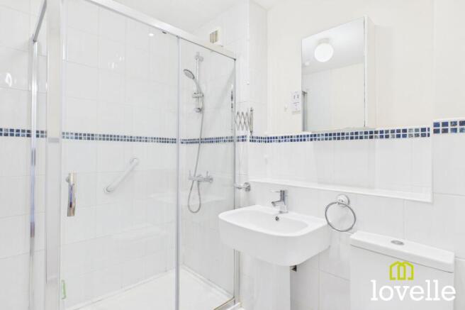 2 bed Flat for sale Image 4