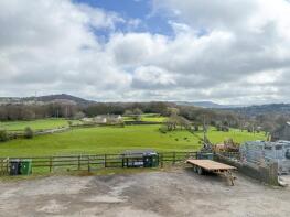 5, Upper Hagg Road, Thongsbridge, Holmfirth HD9 6NJ